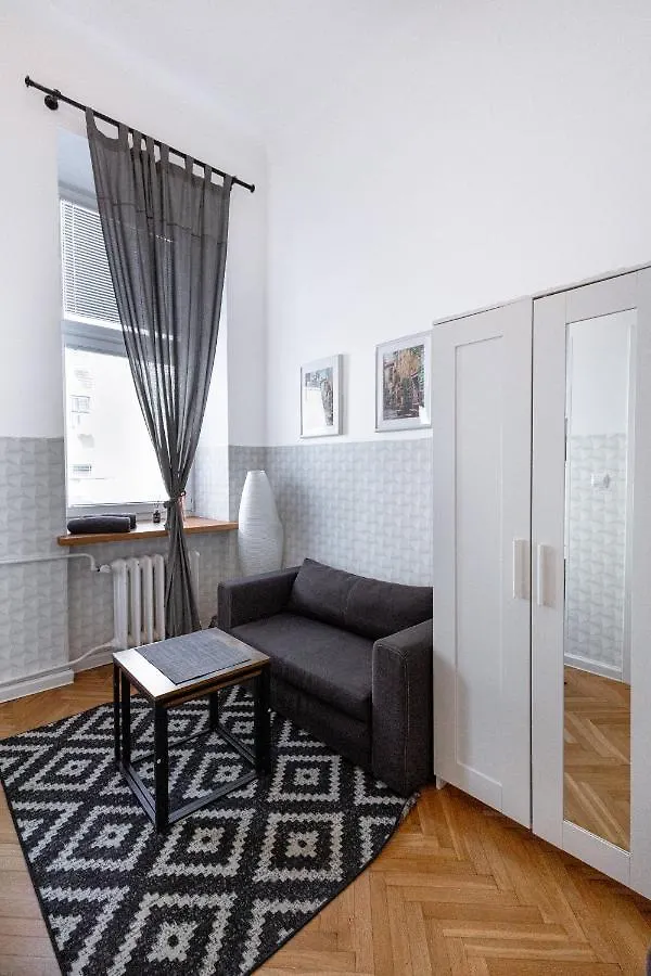 Clicktheflat Warsaw Philharmonic Apart Rooms פולין